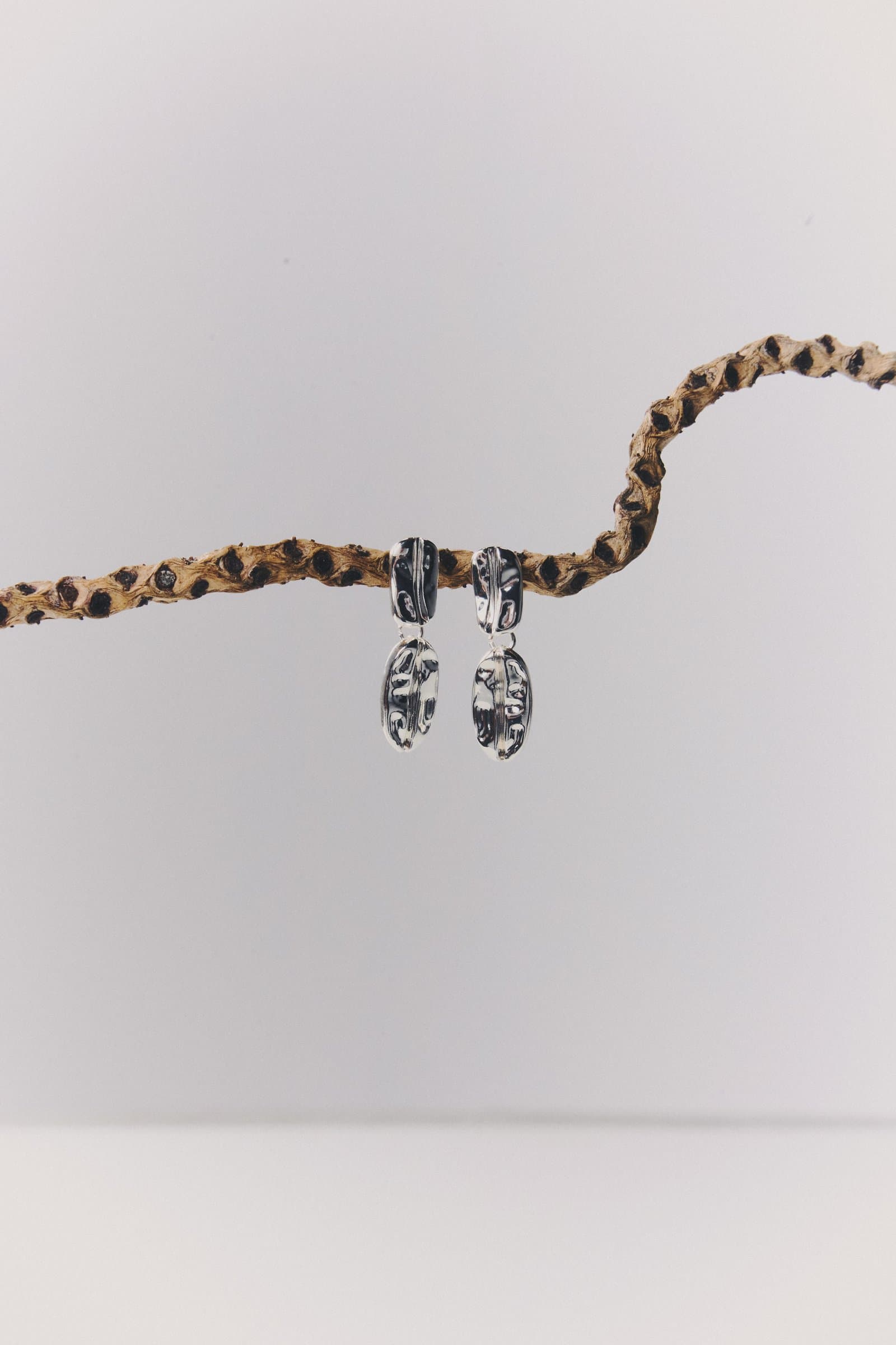 Aretes colgantes con cadena